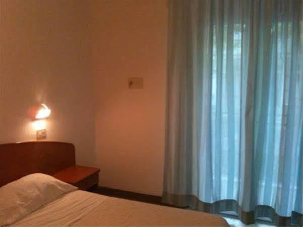 Hotel Tv Римини Экстерьер фото