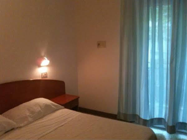 Hotel Tv Римини Экстерьер фото